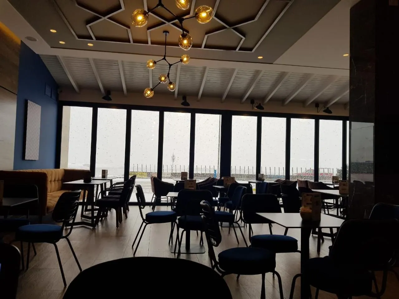Hotel Kresko Lushnjë 0*,