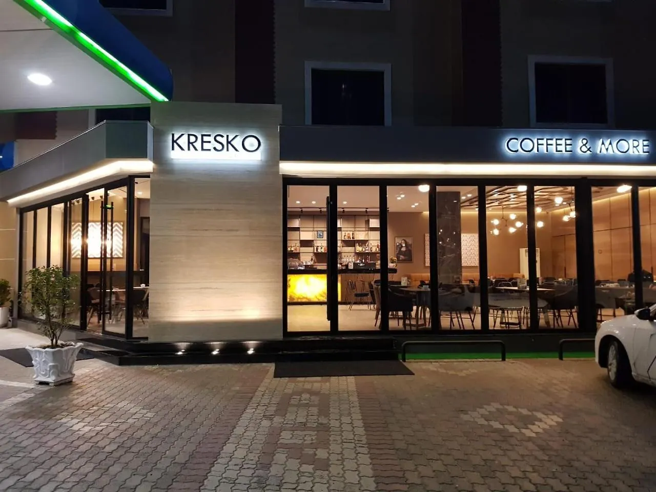 Hotel Kresko Lushnjë 0*,  Albânia