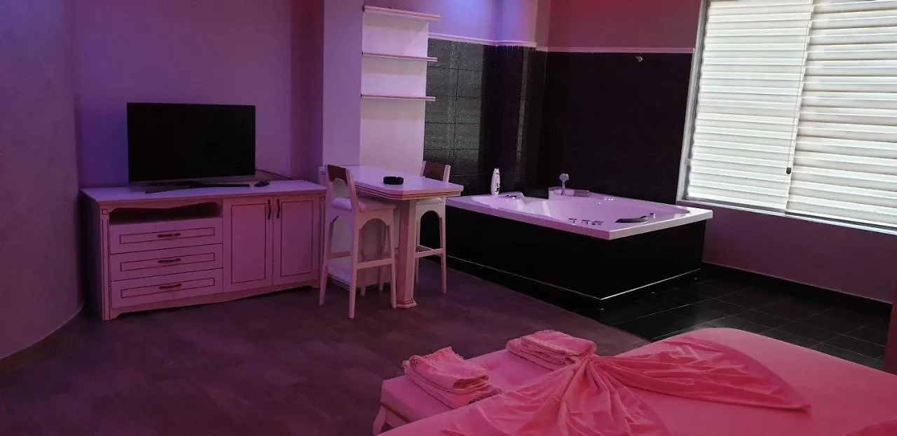 Hotel Kresko Lushnjë 0*,